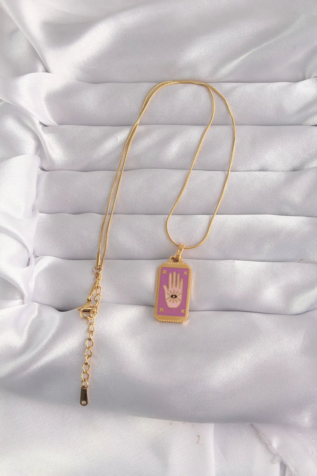 Utterly Good 316L Çelik El Figürü Tarot Kolye Gold Kaplama Mor Mineli
