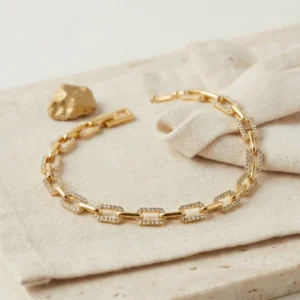 Utterly Good Bayan Bileklik Gold Kaplama Pirinç Sıralı Kare Zirkon Taşlı