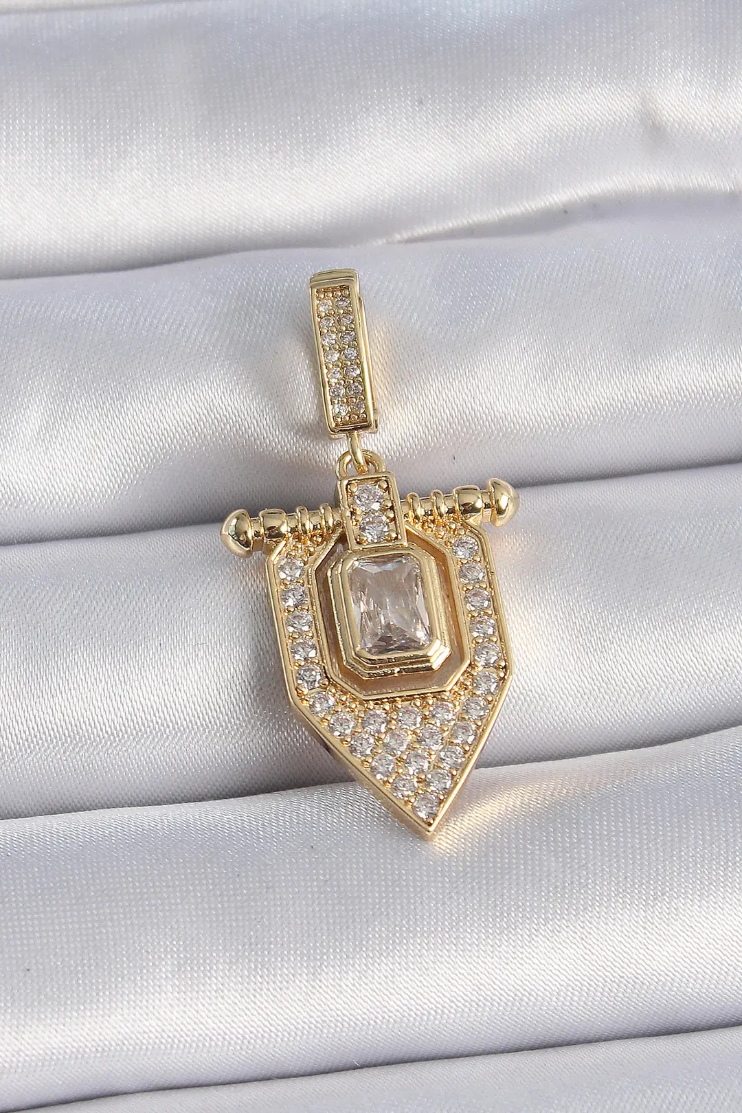 Utterly Good Bayan Bileklik Pirinç Gold Baget Zirkon Taşlı Ajda Charm