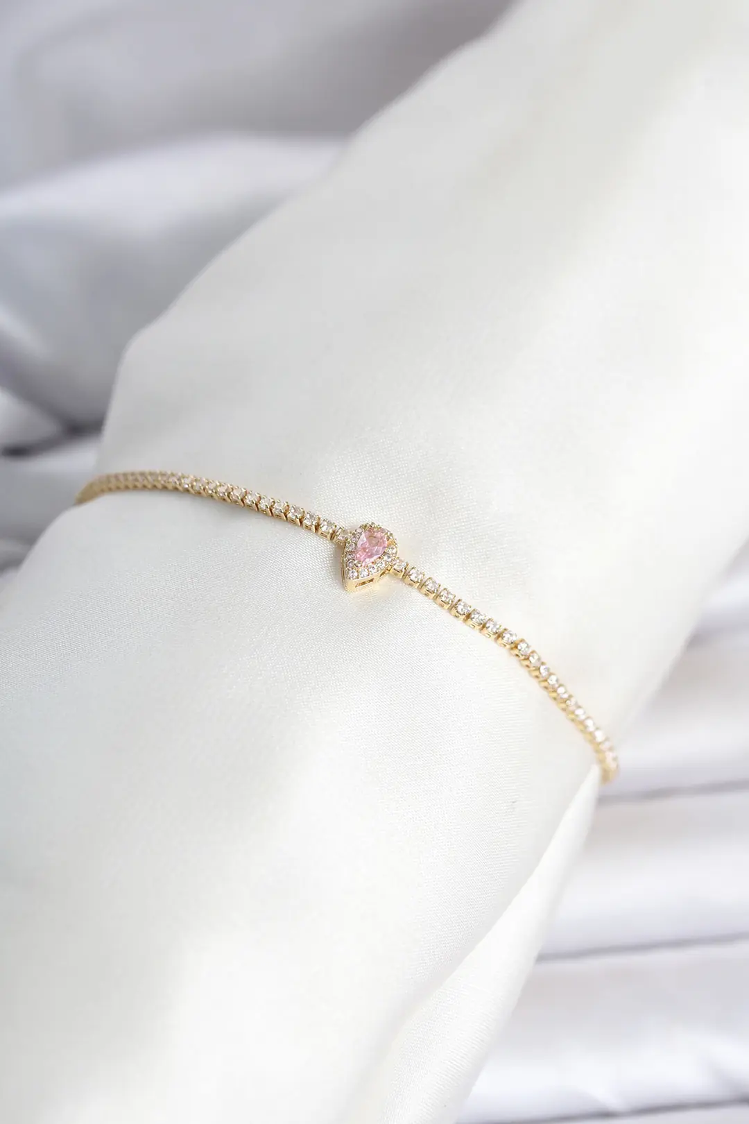 Utterly Good Gold Kaplama Pembe Damla Zirkon Taşlı Su Yolu Kadın Bileklik
