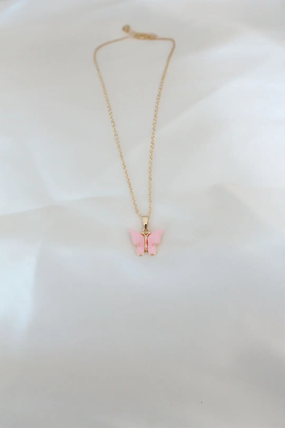 Utterly Good Gold Kaplama Pembe Sedefli Kelebek Kolye İnce Zincir