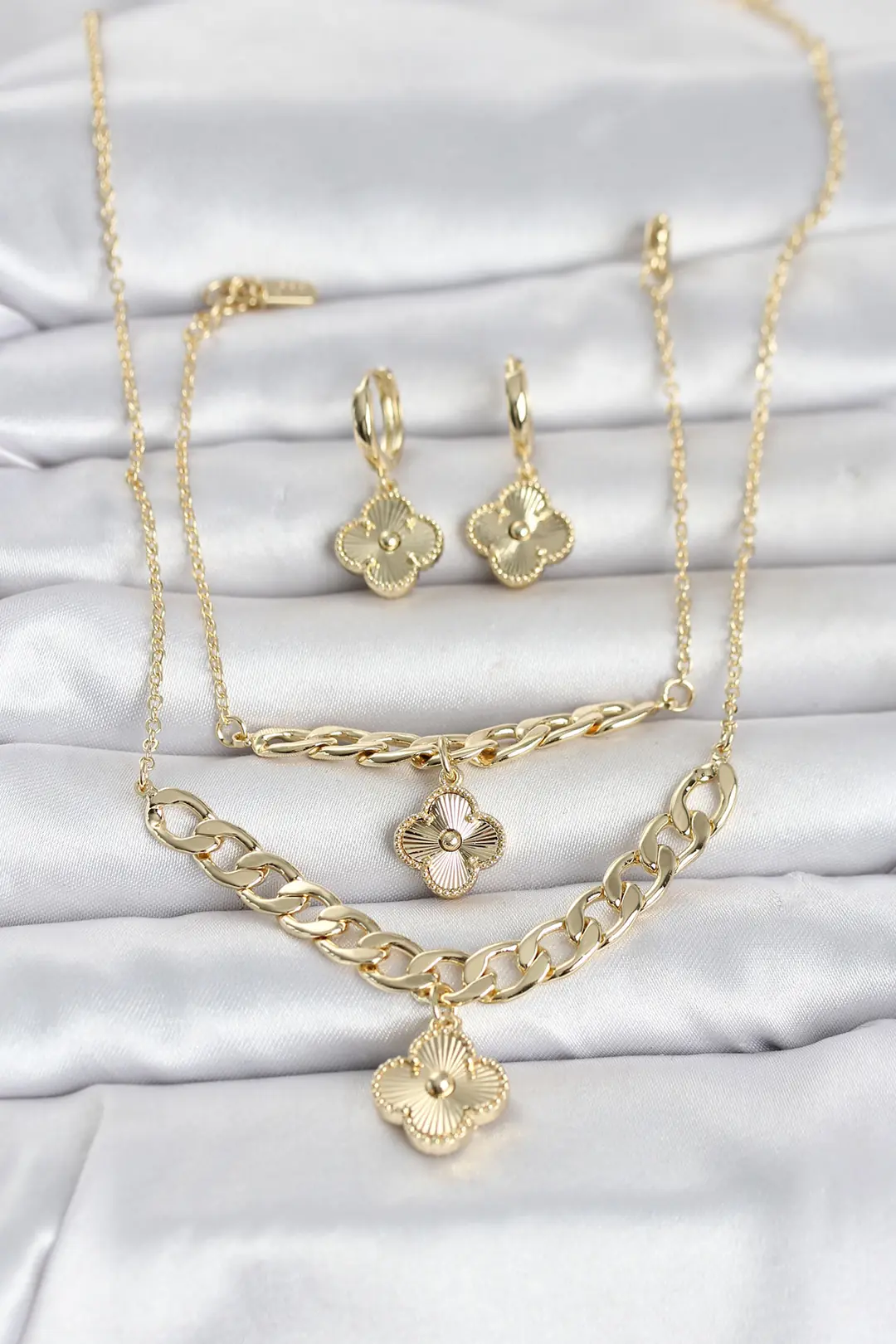 Utterly Good Gold Kolye Bileklik Küpe Seti Altın Kaplama Pirinç Üçlü Set
