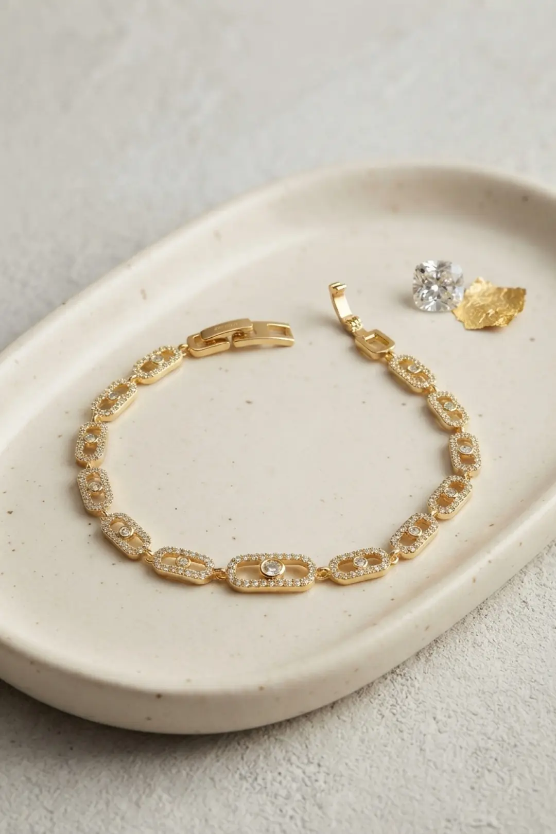Utterly Good Gold Renk Zirkon Taşlı Bileklik Altın Kaplama Pirinç Şık Bileklik