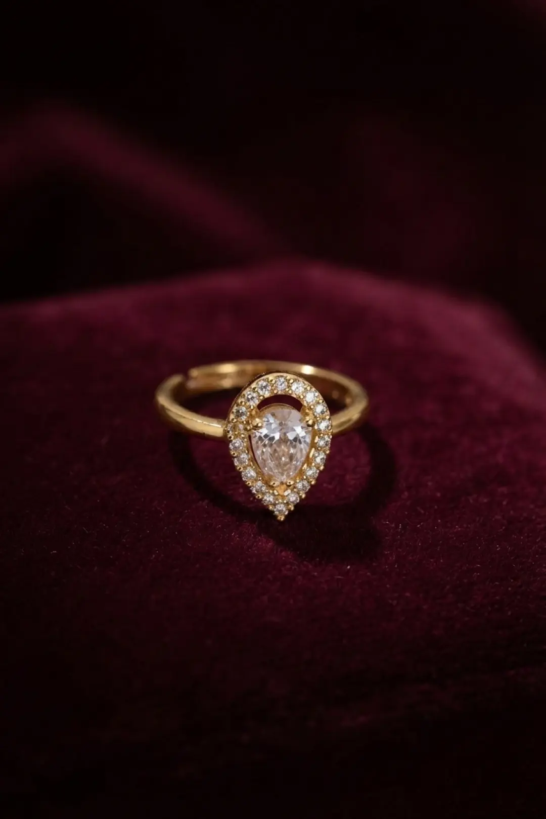 Utterly Good Gold Renk Zirkon Taşlı Damla Model Ayarlanabilir Yüzük