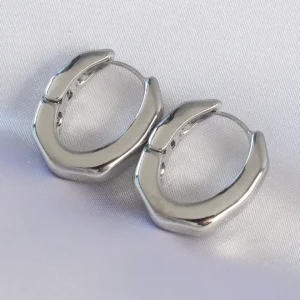 Utterly Good Gümüş Renk Kalın Kemik Model Pirinç Küpe Günlük Kullanım