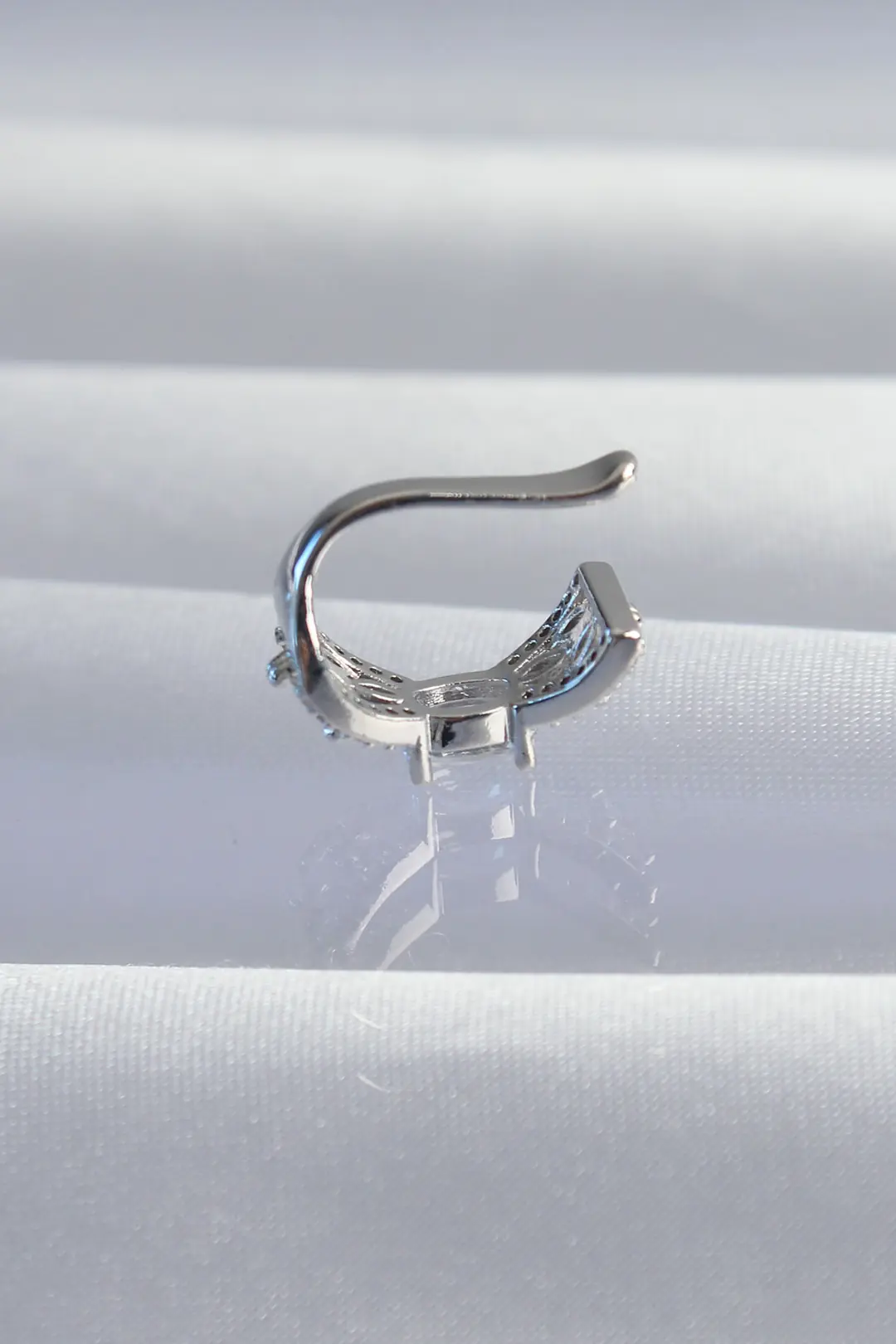 Utterly Good Gümüş Renk Zirkon Taşlı Pirinç Earcuff Küpe