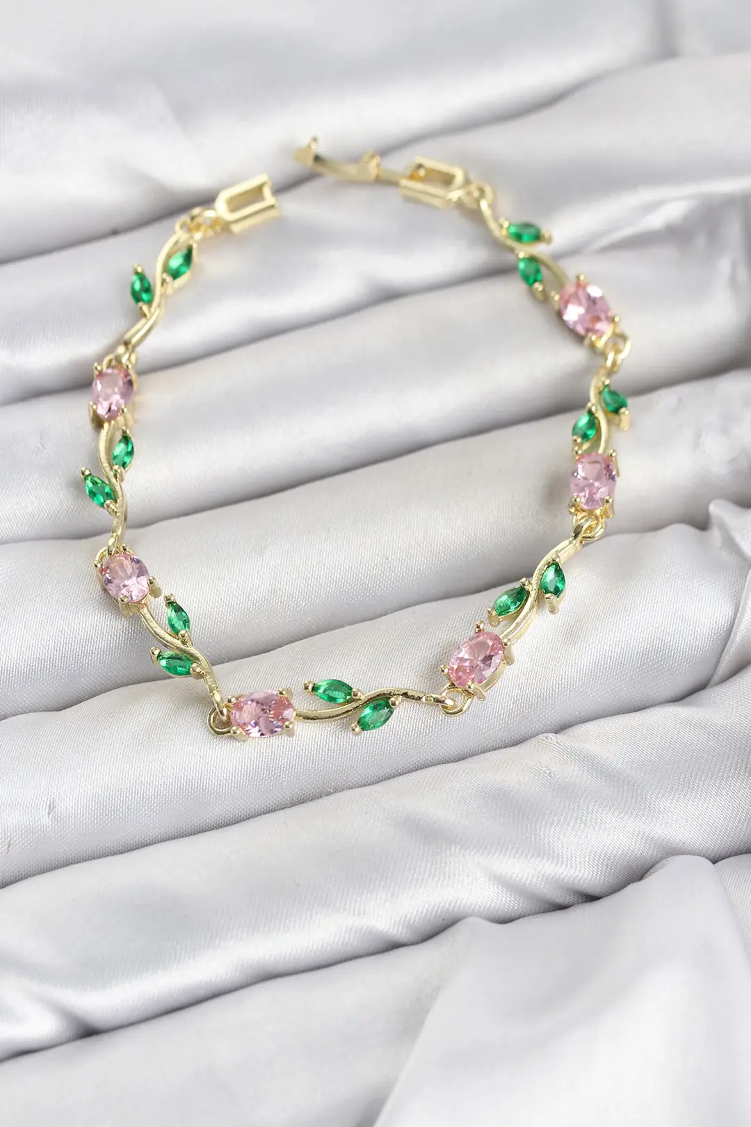 Utterly Good Kadın Bileklik Gold Kaplama Pembe Zirkon Taşlı Çiçek Model