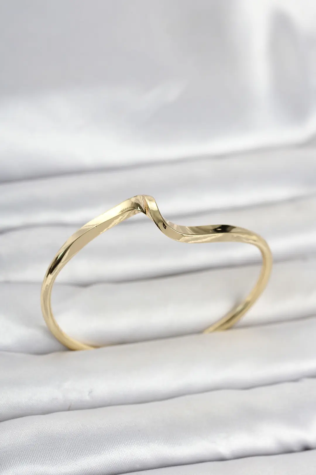 Utterly Good Kadın Bileklik Gold Renk Pirinç Zikzak Model Altın Kaplama