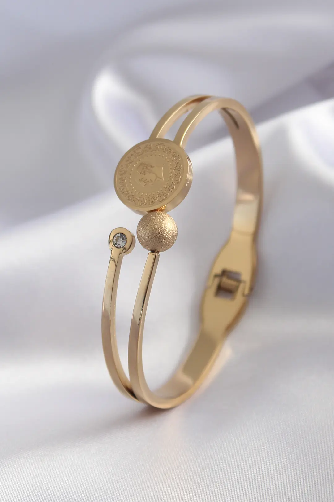 Utterly Good Kadın Kelepçe Bileklik Gold Zirkon Taş Detaylı 316L Çelik
