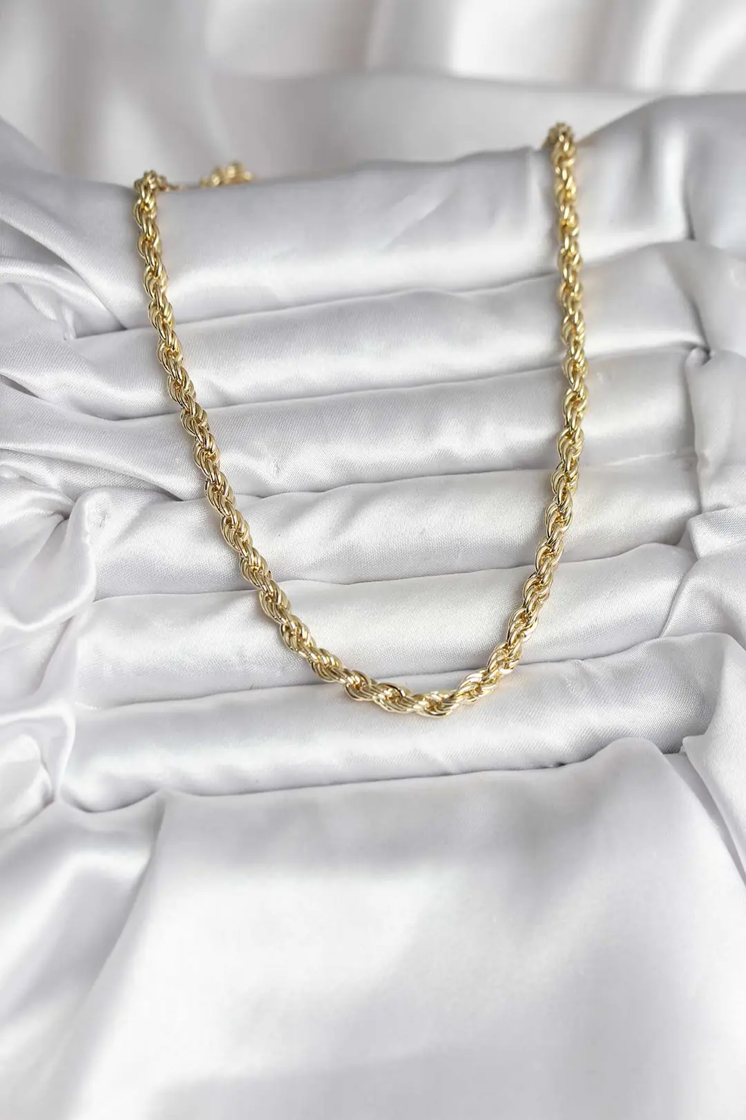 Utterly Good Kadın Kolye 14K Gold Kaplama Burgu Model Günlük ve Abiye Şıklık