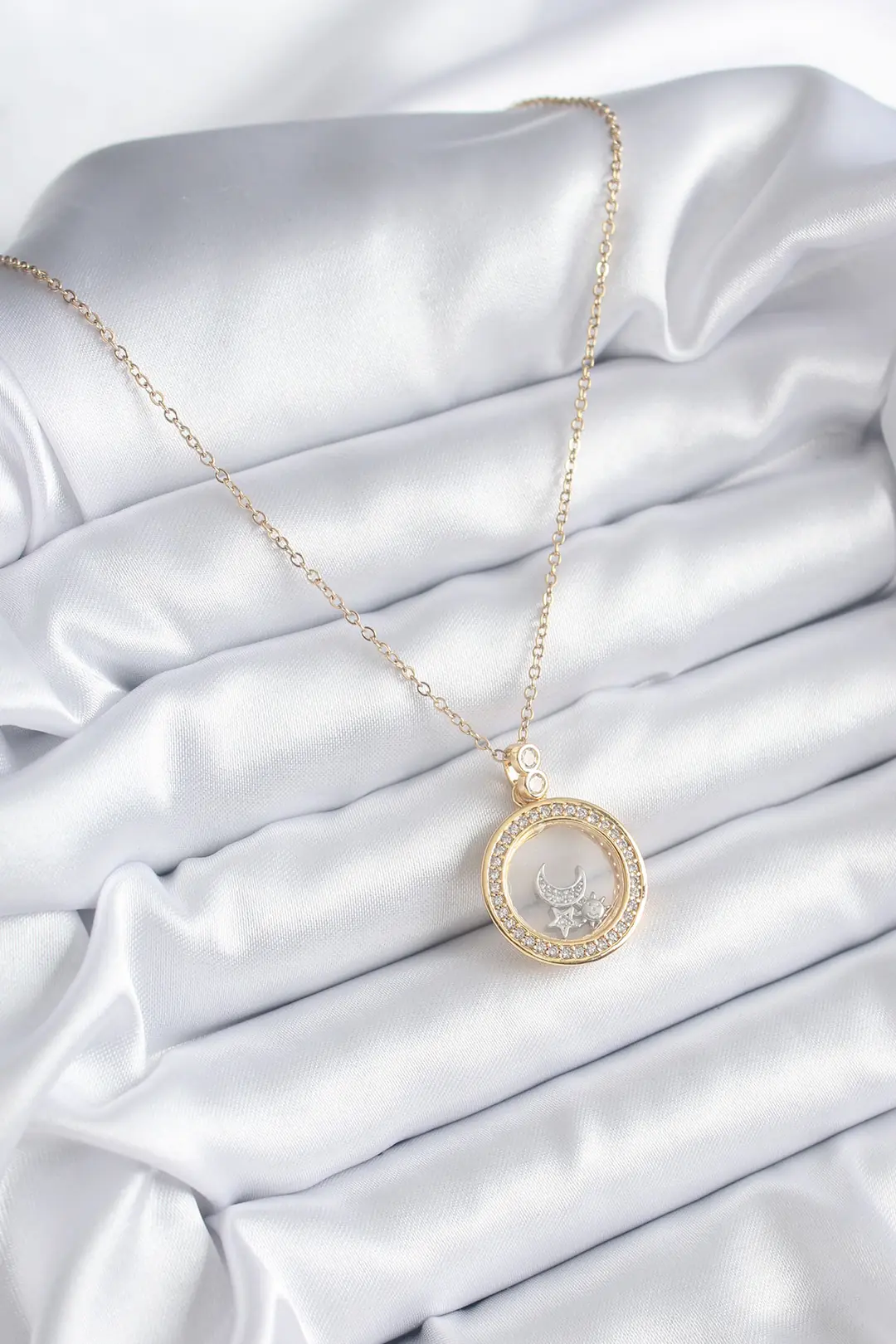 Utterly Good Kadın Kolye 316L Çelik Gold Zirkon Taşlı Ay Yıldız Fanus Model