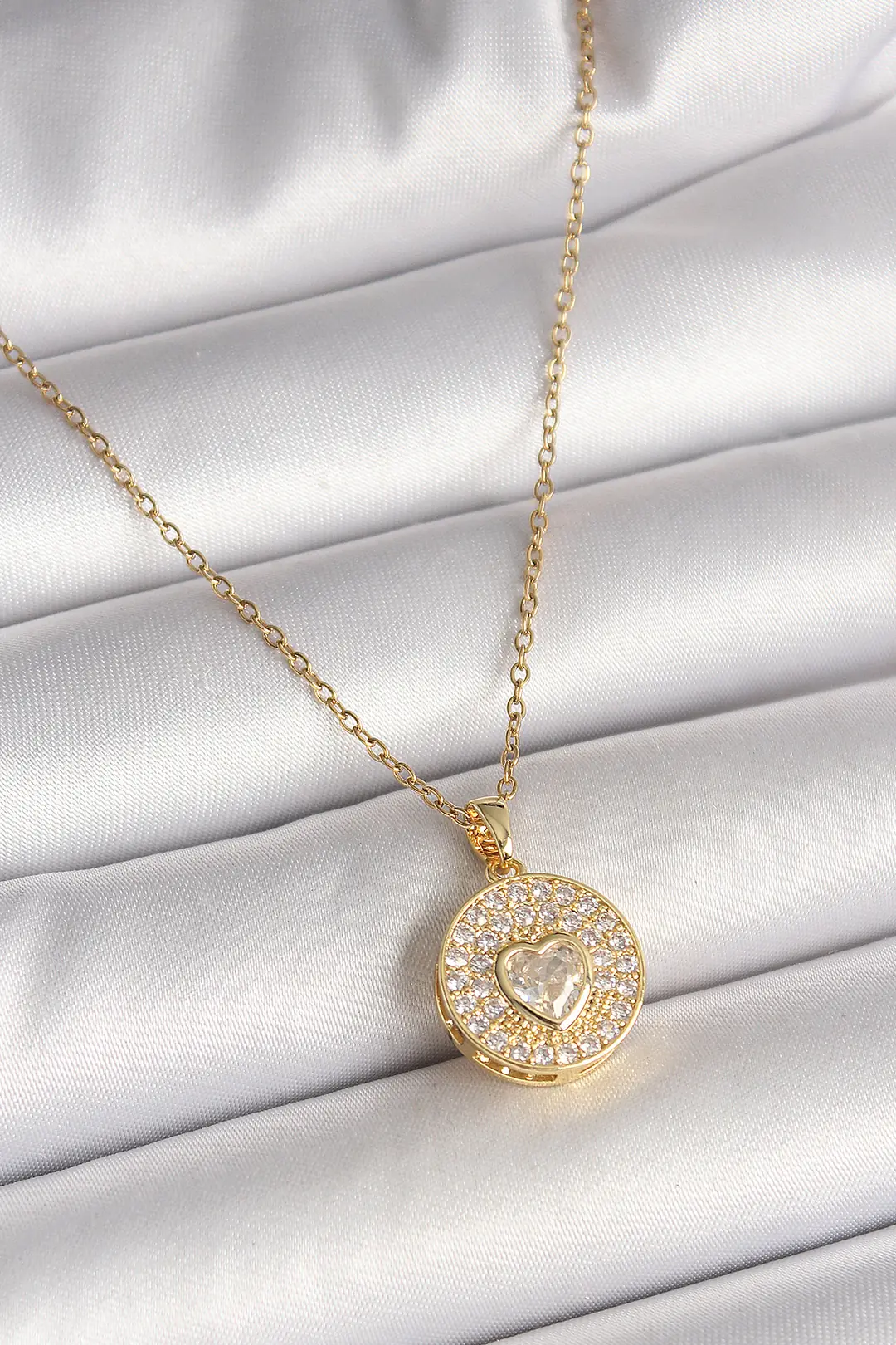 Utterly Good Kadın Kolye 316L Çelik Zirkon Taşlı Kalp Madalyon Gold