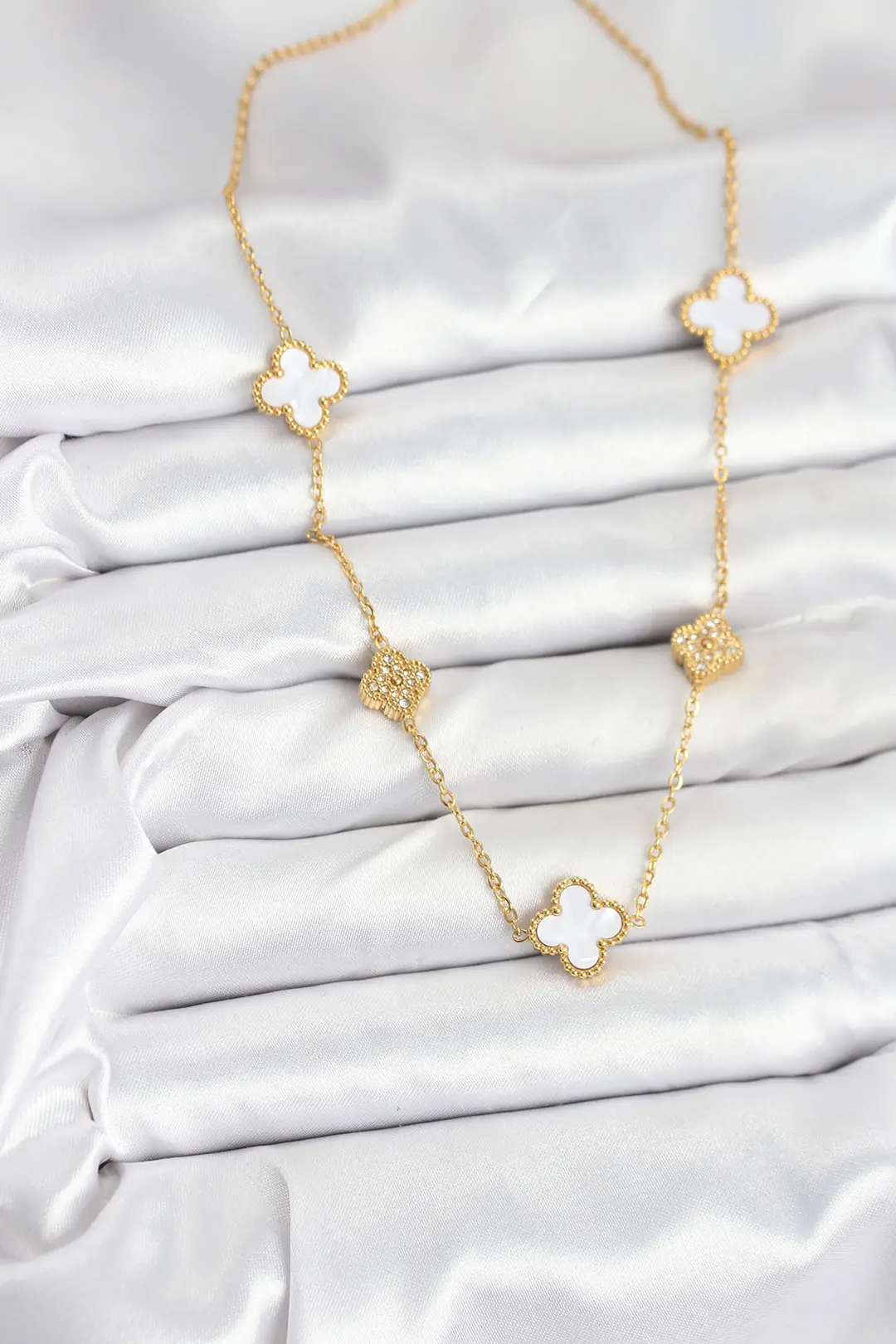 Utterly Good Kadın Kolye 316L Çelik Zirkon Taşlı Yonca Model Gold Renk