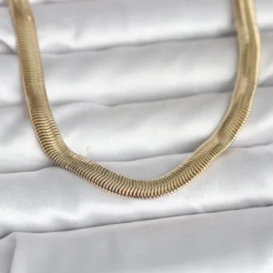 Utterly Good Kadın Kolye Kalın Yassı Yılan Zincir 45 cm Altın Kaplama