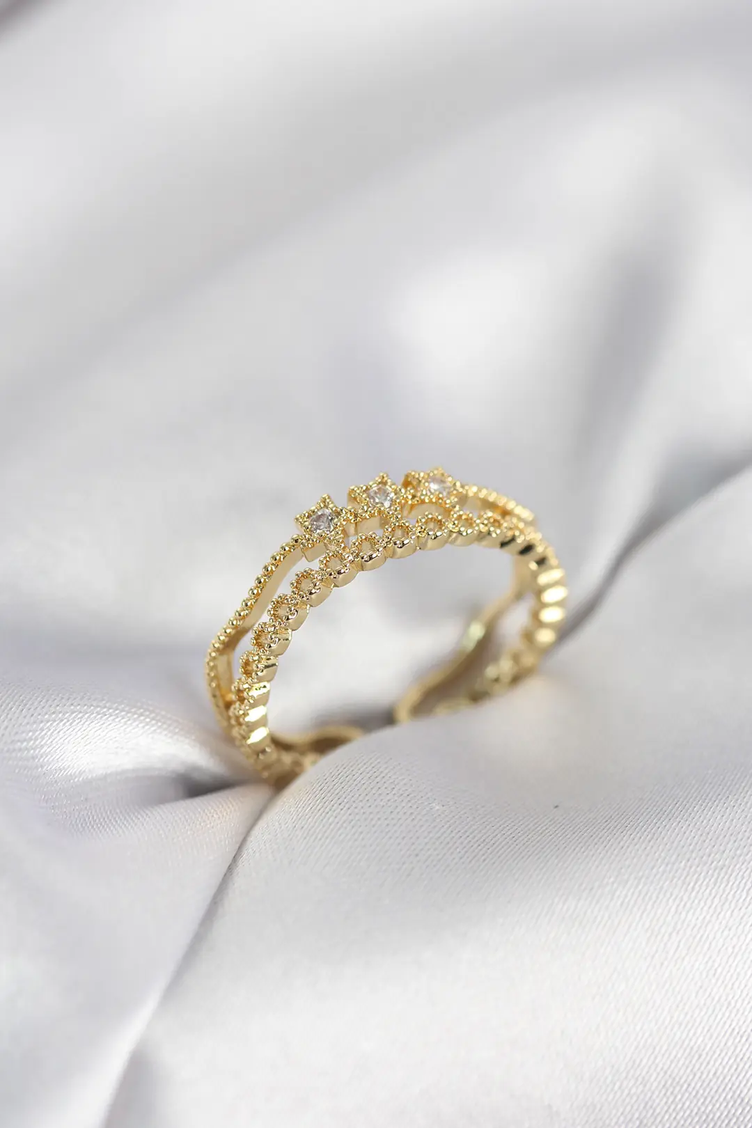 Utterly Good Kadın Yüzük Gold Renk Minimal Yıldızlı Zirkon Taşlı