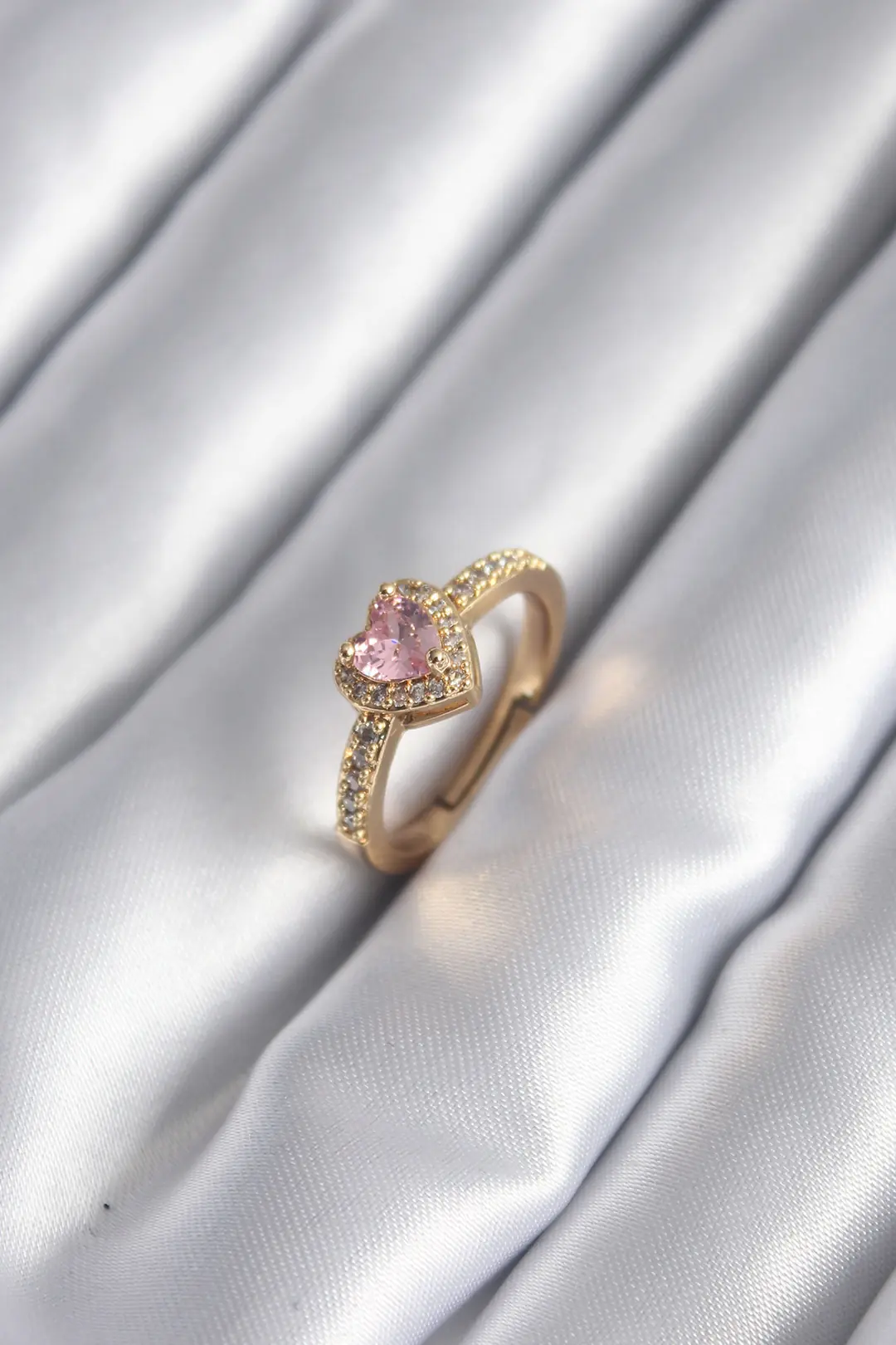 Utterly Good Kadın Yüzük Gold Renk Pembe Zirkon Taşlı Kalp Charm
