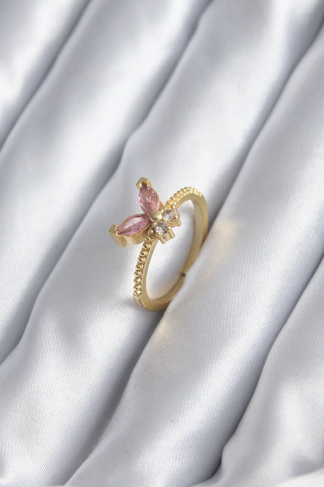 Utterly Good Kadın Yüzük Gold Renk Pembe Zirkon Taşlı Kelebek Model