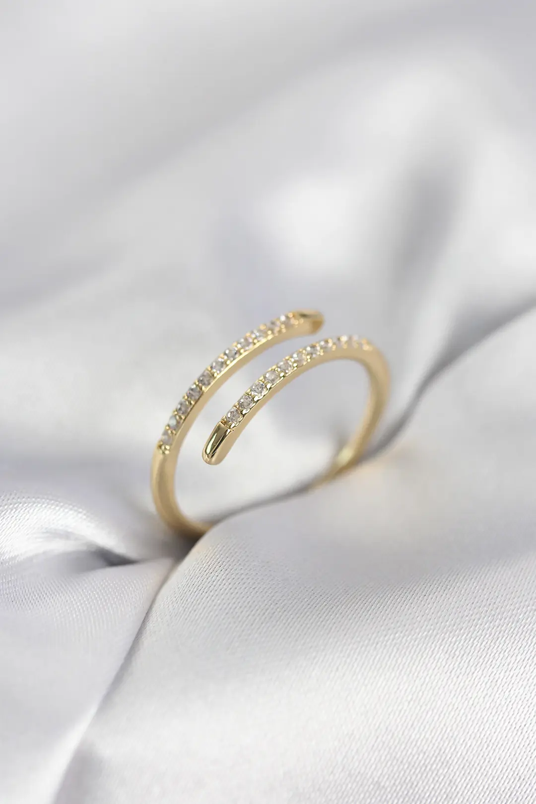 Utterly Good Kadın Yüzük Gold Renk Yılan Kuyruk Model Zirkon Taşlı
