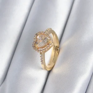 Utterly Good Kadın Yüzük Gold Renk Zirkon Taşlı Kalp Charm Model