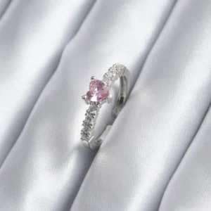 Utterly Good Kadın Yüzük Gümüş Renk Zirkon Taşlı Pembe Kristal Kalp Model