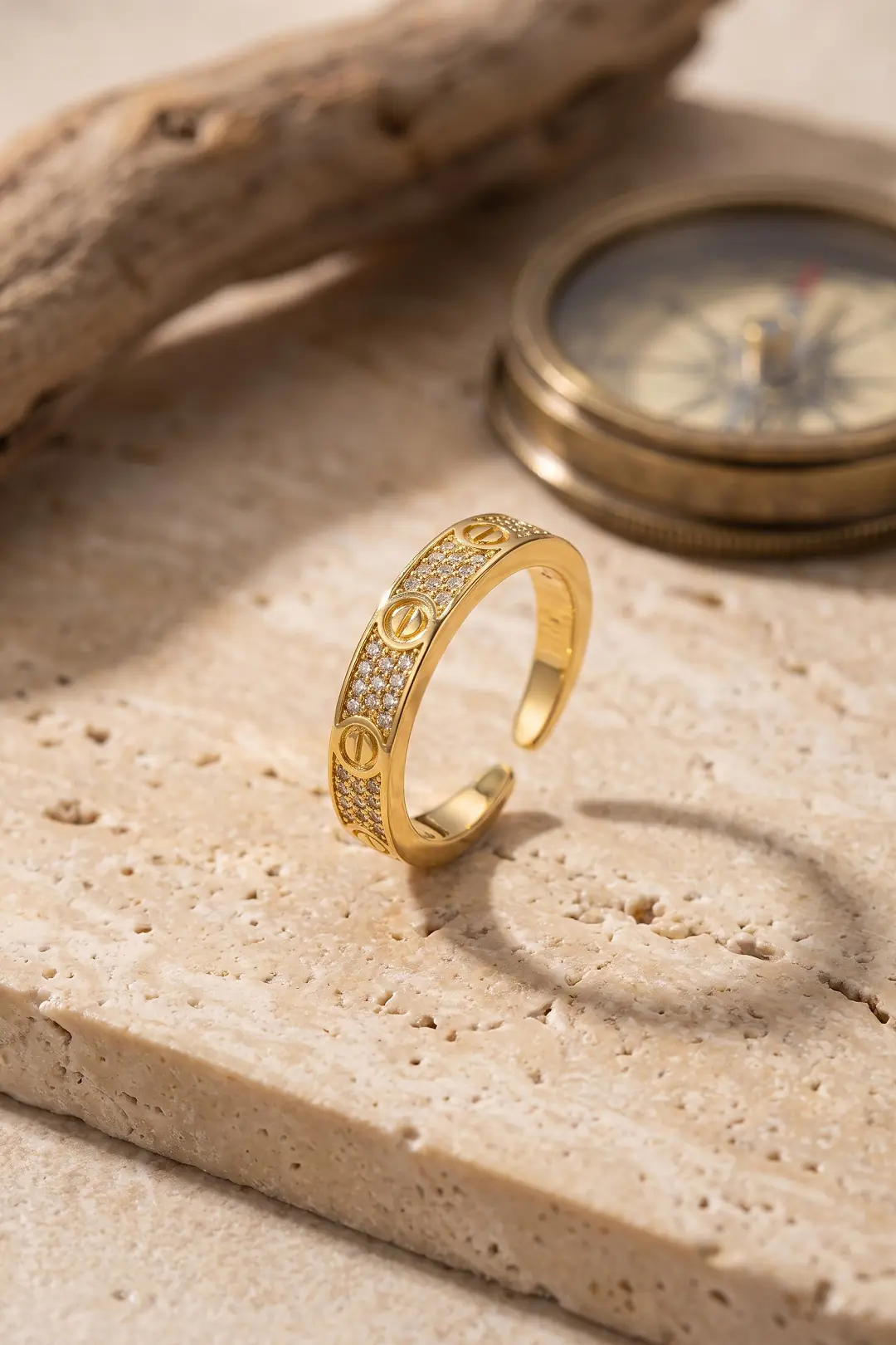 Utterly Good Kadın Yüzük Vida Detaylı Zirkon Taşlı Gold Çelik