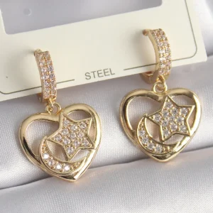 Utterly Good Kalp Model Ay Yıldız İşlemeli Küpe Zirkon Taşlı Gold Renk