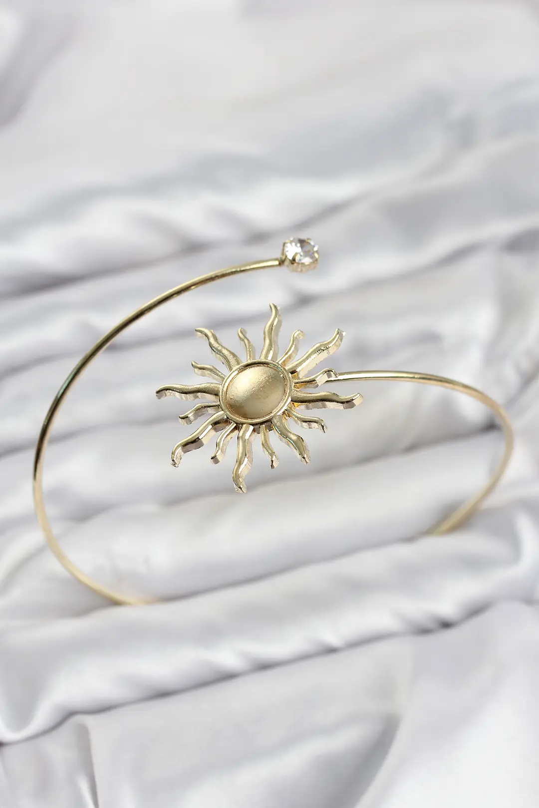 Utterly Good Pazu Bileklik Gold Renk Pirinç Güneş Model