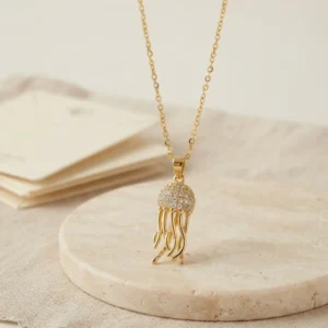 Utterly Good Kolye 316L Çelik Zirkon Taşlı Jellyfish Model Gold Renk
