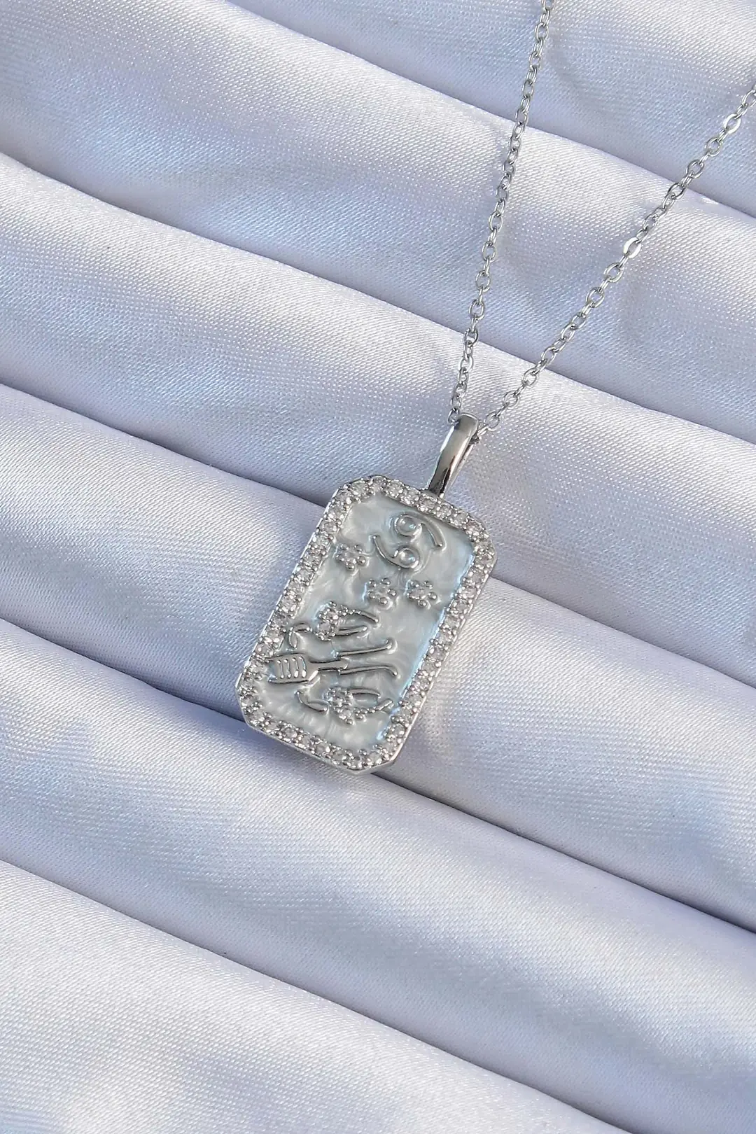 Utterly Good Kolye 316L Çelik Zirkon Taşlı Çerçeveli Tarot Kolyesi Gümüş