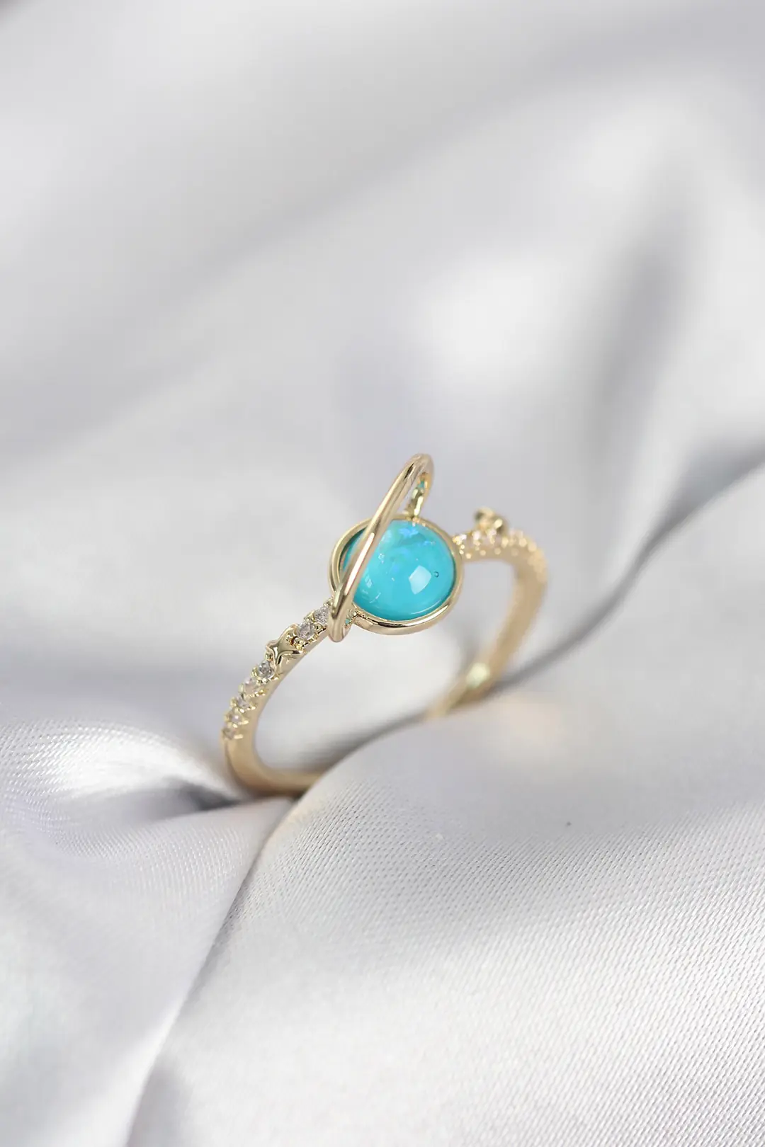 Utterly Good Satürn Model Zirkon Taşlı Gold Kaplama Kadın Yüzük