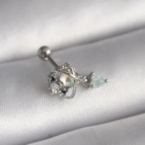 Utterly Good Tragus Piercing 316L Çelik Gümüş Renk Zirkon Taşlı Sallantı Kalp Detay