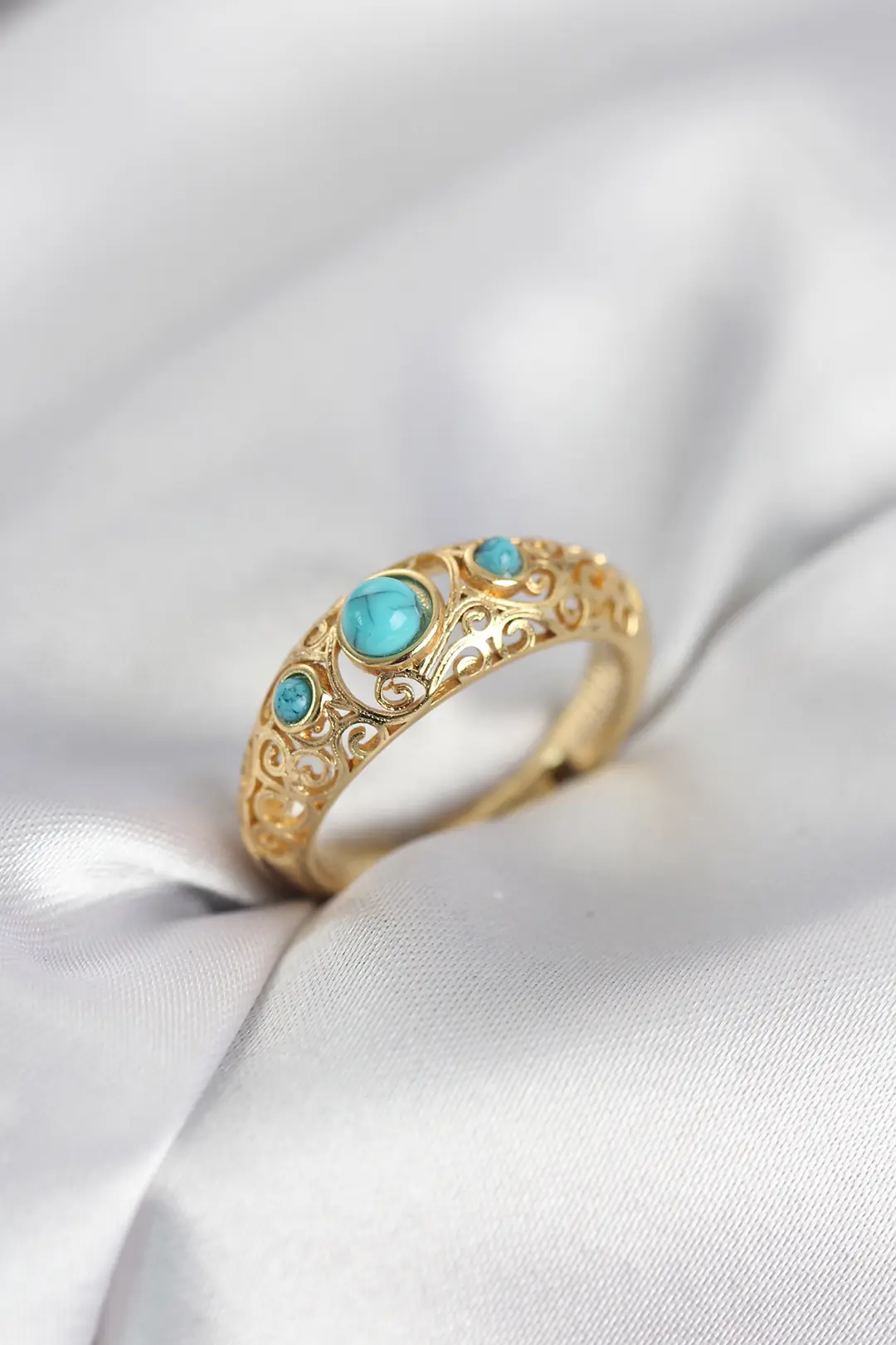 Utterly Good Vintage Model Mavi Taşlı Gold Kaplama Kadın Yüzük