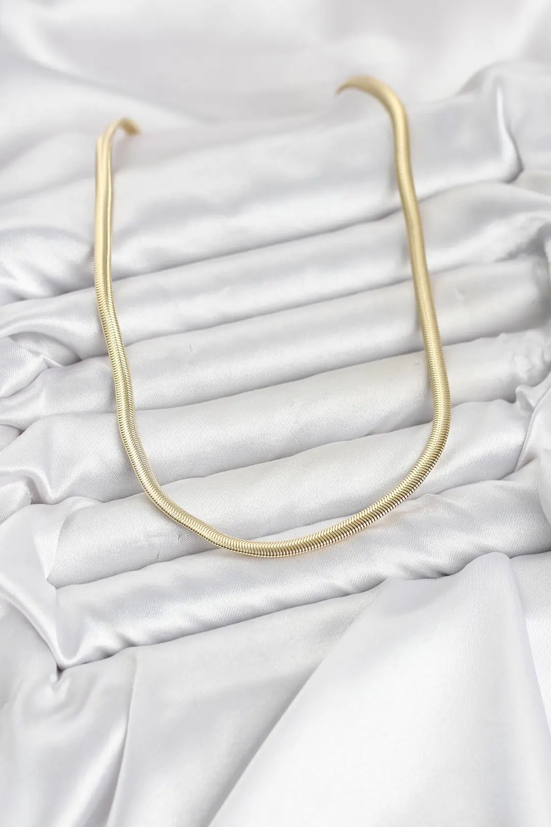 Utterly Good Yassı Yılan Zincir Kolye Altın Kaplama 60 cm Kadın