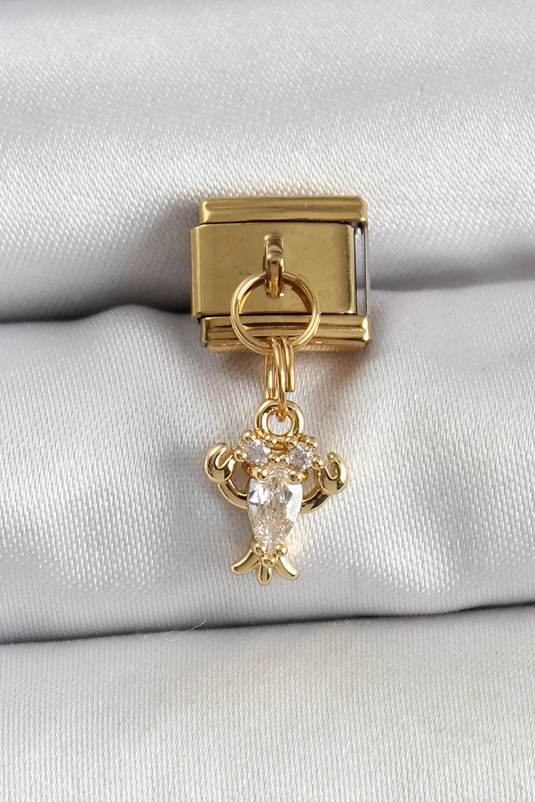 Utterly Good Yengeç Model Charm 316L Çelik Zirkon Taşlı Gold Renk