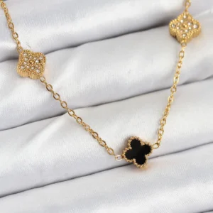 Utterly Good Yonca Kolye Gold Kaplama Çelik Siyah Zirkon Taşlı