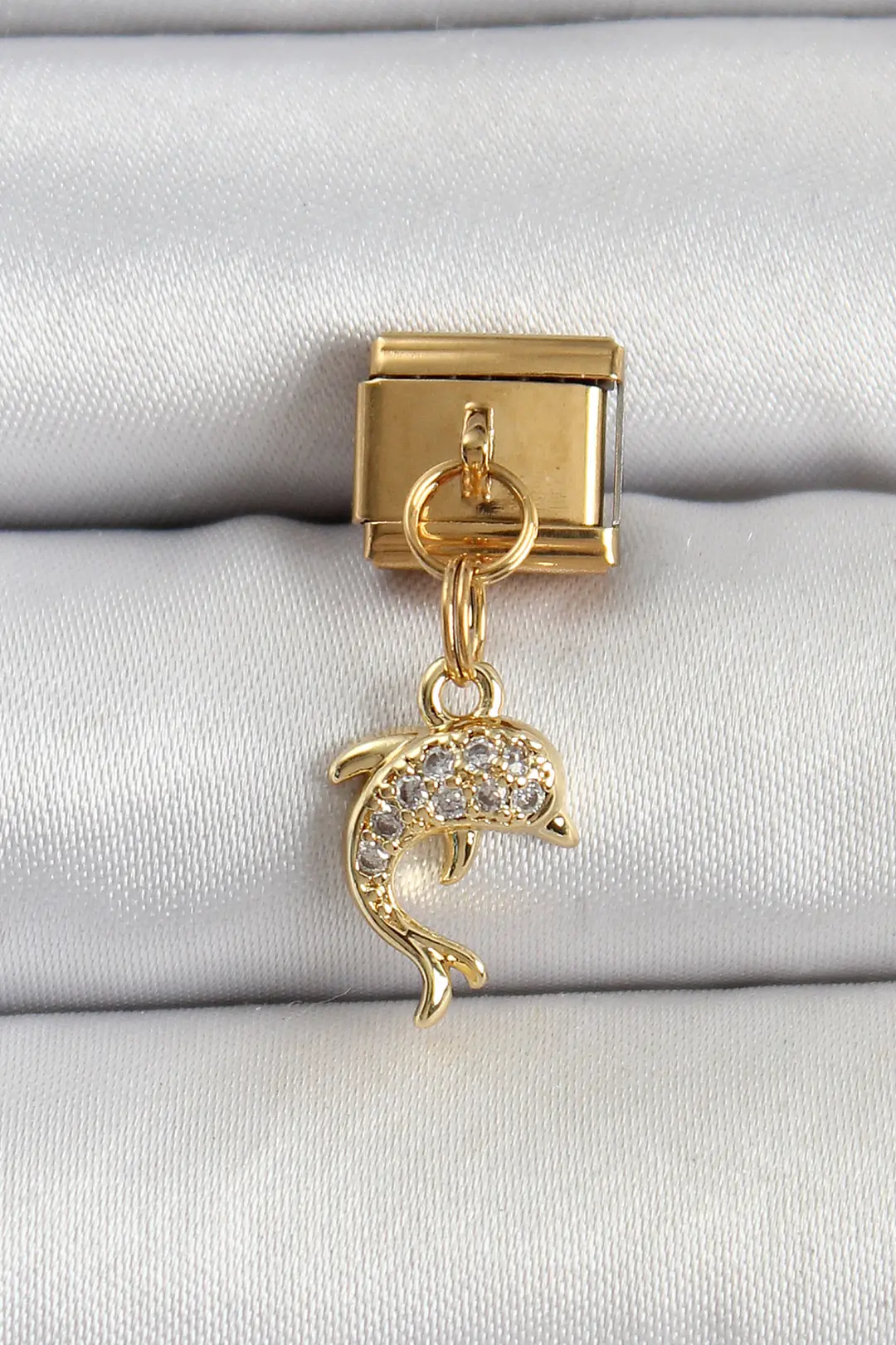 Utterly Good Yunus Balığı Charm 316L Çelik Zirkon Taşlı Gold Renk Nomination
