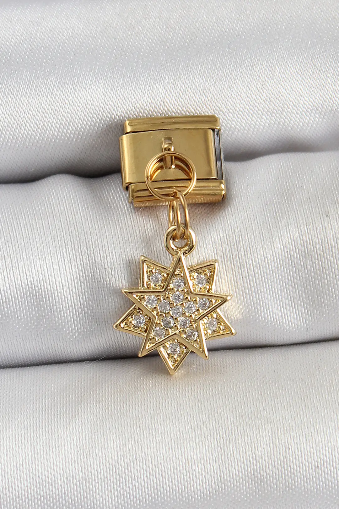Utterly Good Yıldız Model Charm 316L Çelik Sallantılı Zirkon Taşlı Gold
