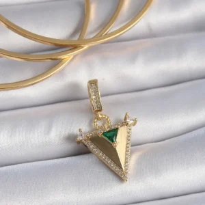 Utterly Good Zirkon Taşlı 3D Üçgen Model Charm Bileklik Altın Renk