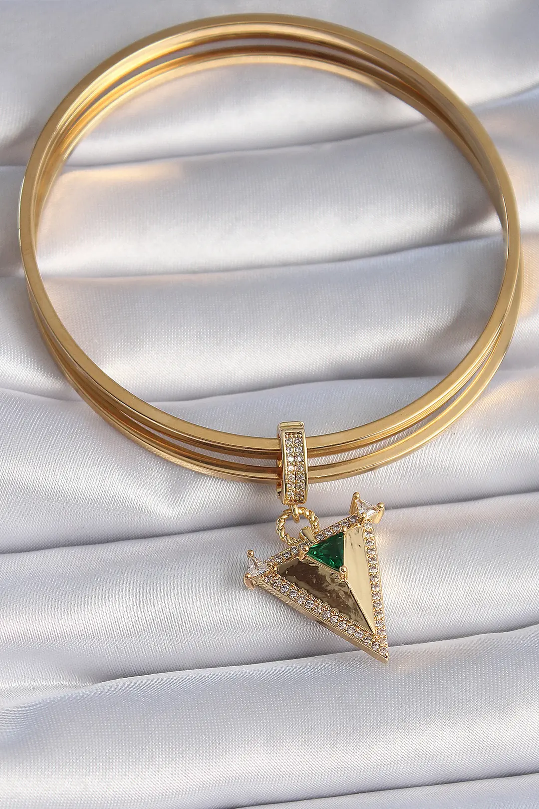 Utterly Good Zirkon Taşlı 3D Üçgen Model Charm Bileklik Altın Renk