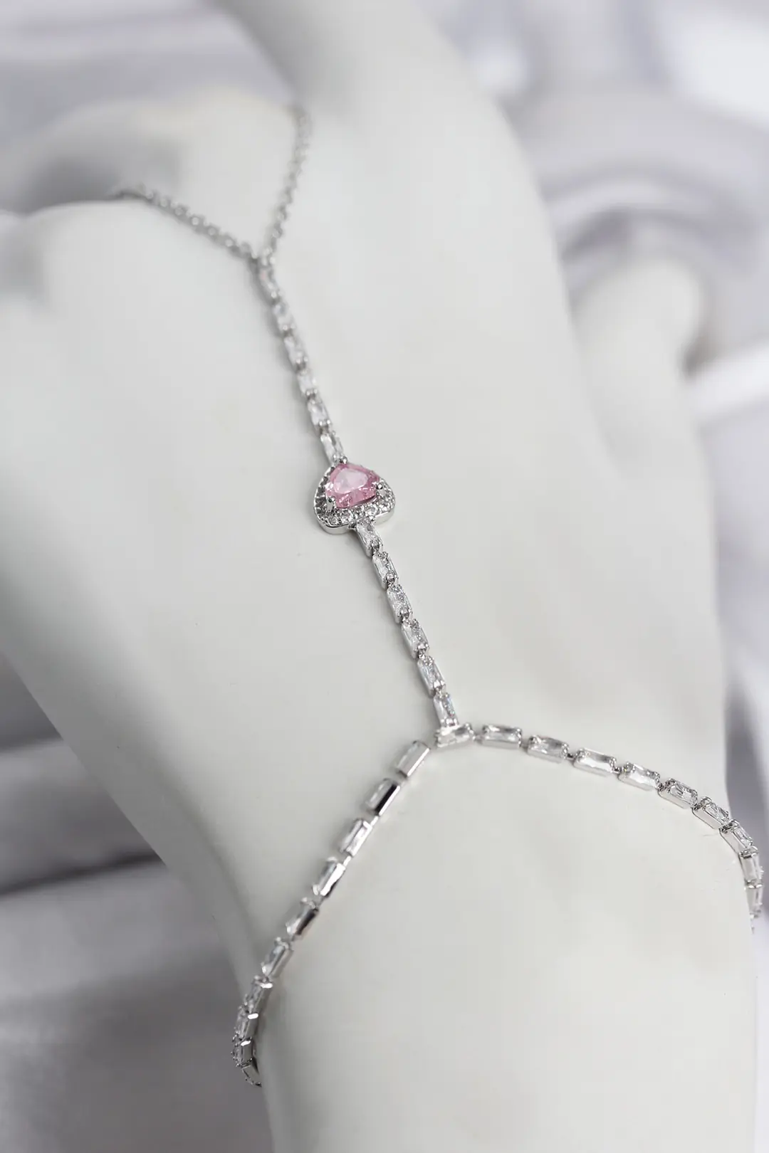 Utterly Good Şahmeran Kolye Gümüş Kaplama Zirkon Taşlı Pembe Kalp Model