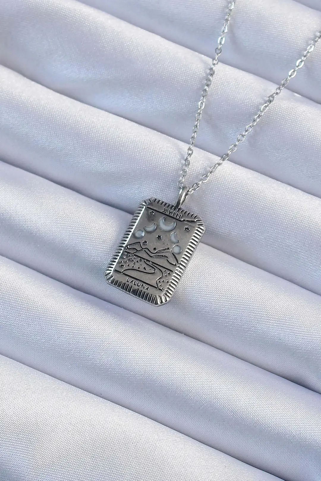 Utterly Good 316L Çelik Ay Figürlü Tarot Kolye Eskitme Gümüş Renk
