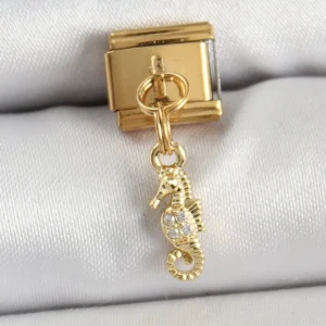Utterly Good 316L Çelik Deniz Atı Zirkon Taşlı Sallantılı Gold Charm