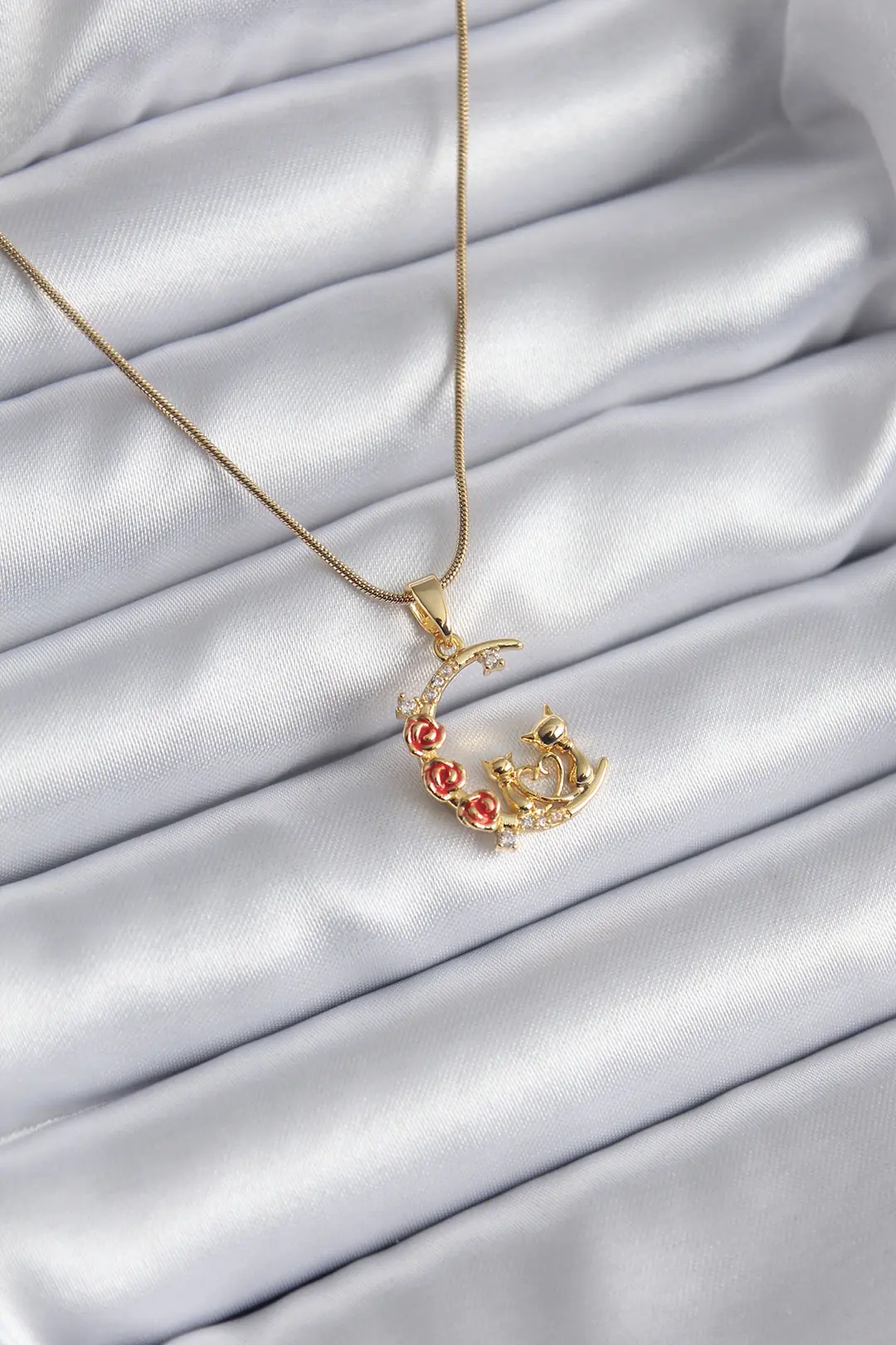 Utterly Good 316L Çelik Gold Hilal Kedi Kolye Zirkon Taşlı Kadın