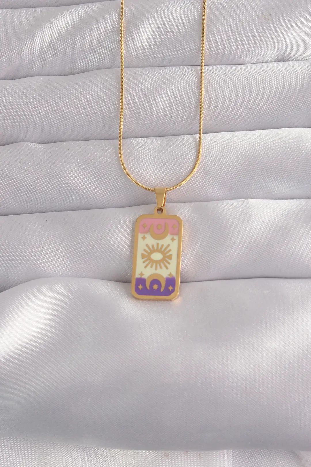 Utterly Good 316L Çelik Gold Kaplama Mineli Ay Figür Tarot Kolye