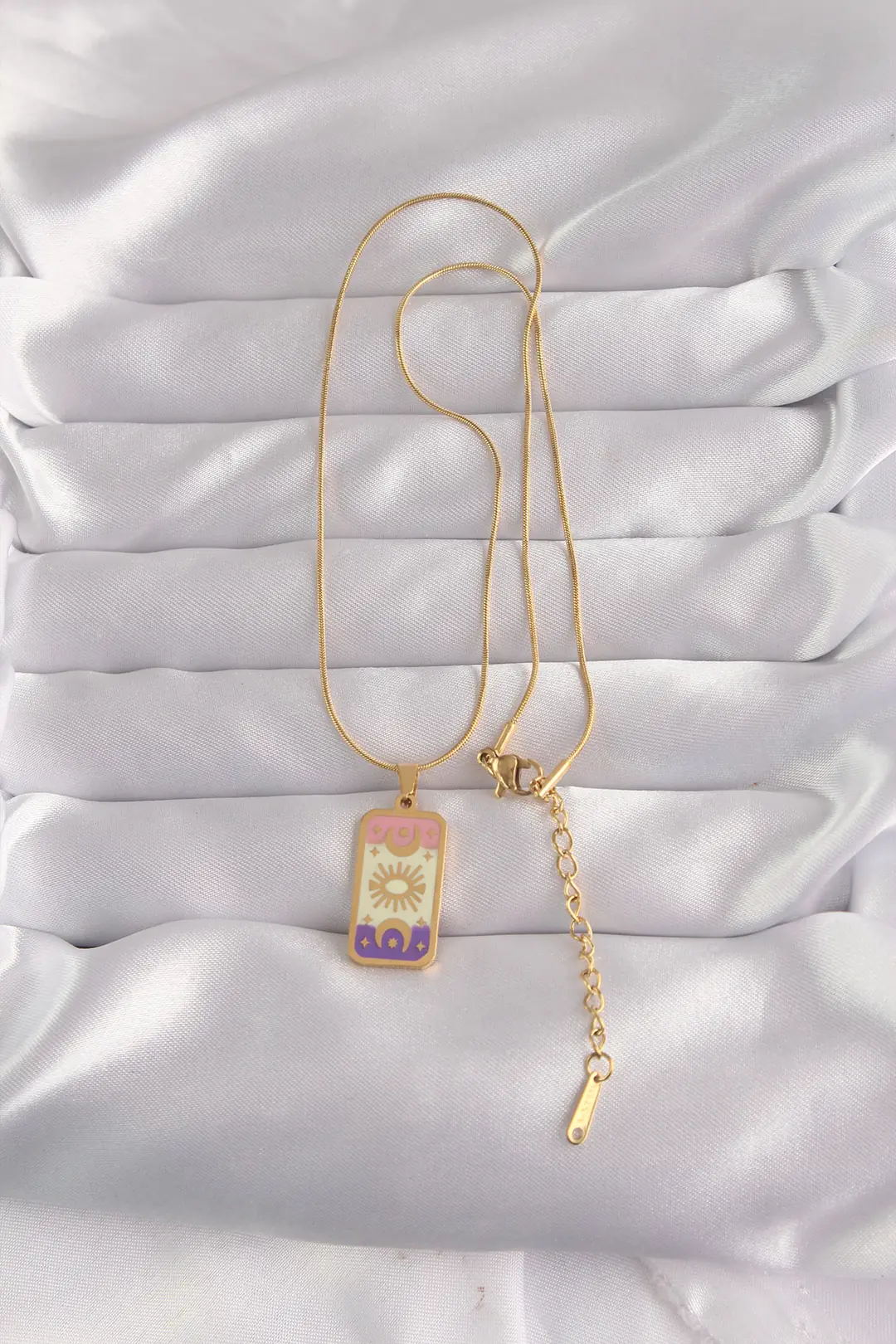 Utterly Good 316L Çelik Gold Kaplama Mineli Ay Figür Tarot Kolye