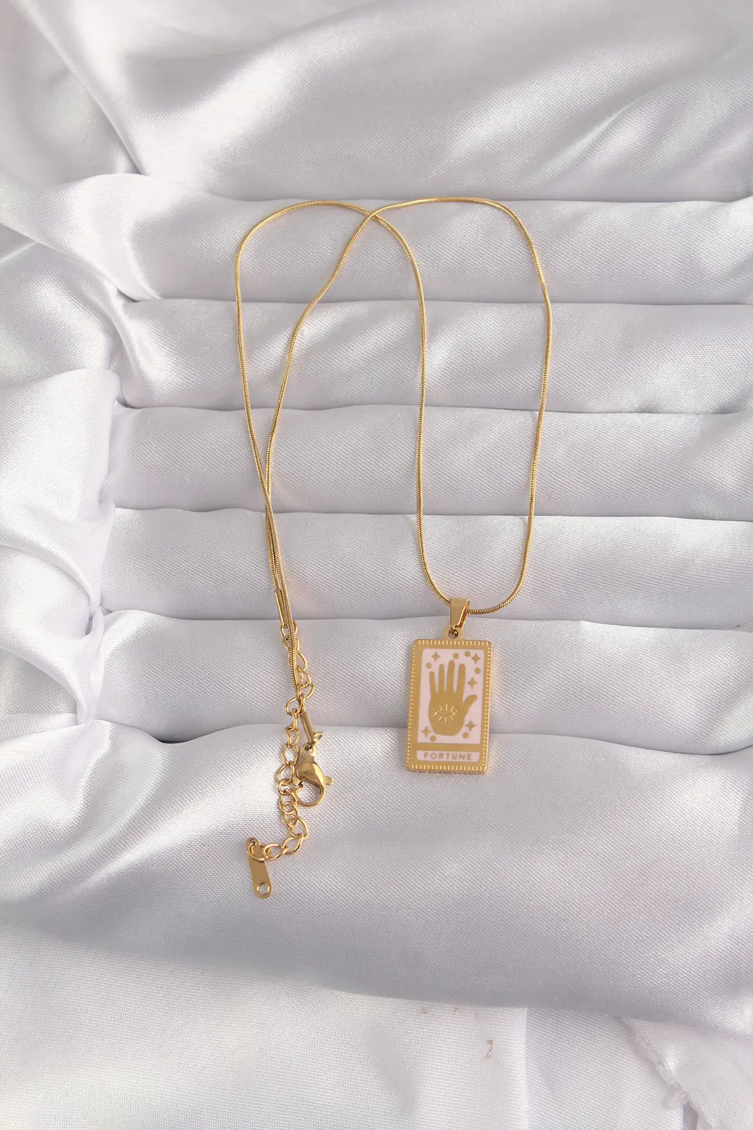 Utterly Good 316L Çelik Gold Kaplama Pembe Mineli El Figürü Tarot Kolye
