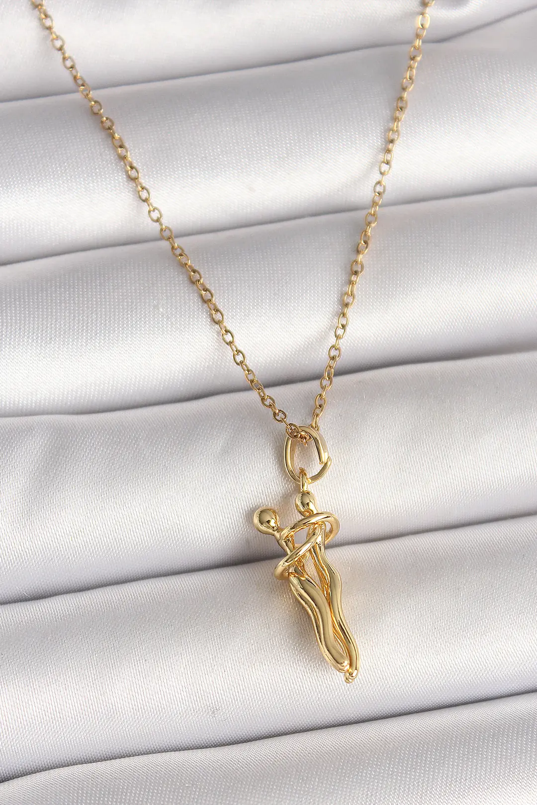 Utterly Good 316L Çelik Gold Kaplama Zincir Sarılma Model Kadın Kolye