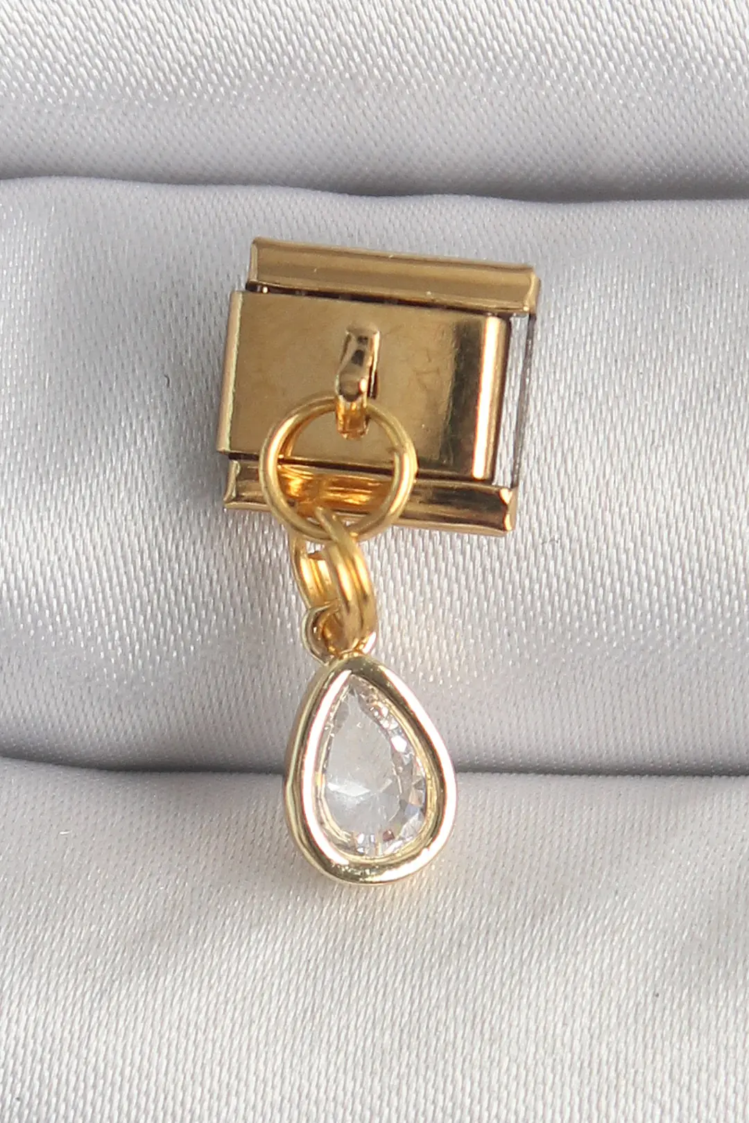 Utterly Good 316L Çelik Gold Kaplama Zirkon Taşlı Damla Sallantılı Charm