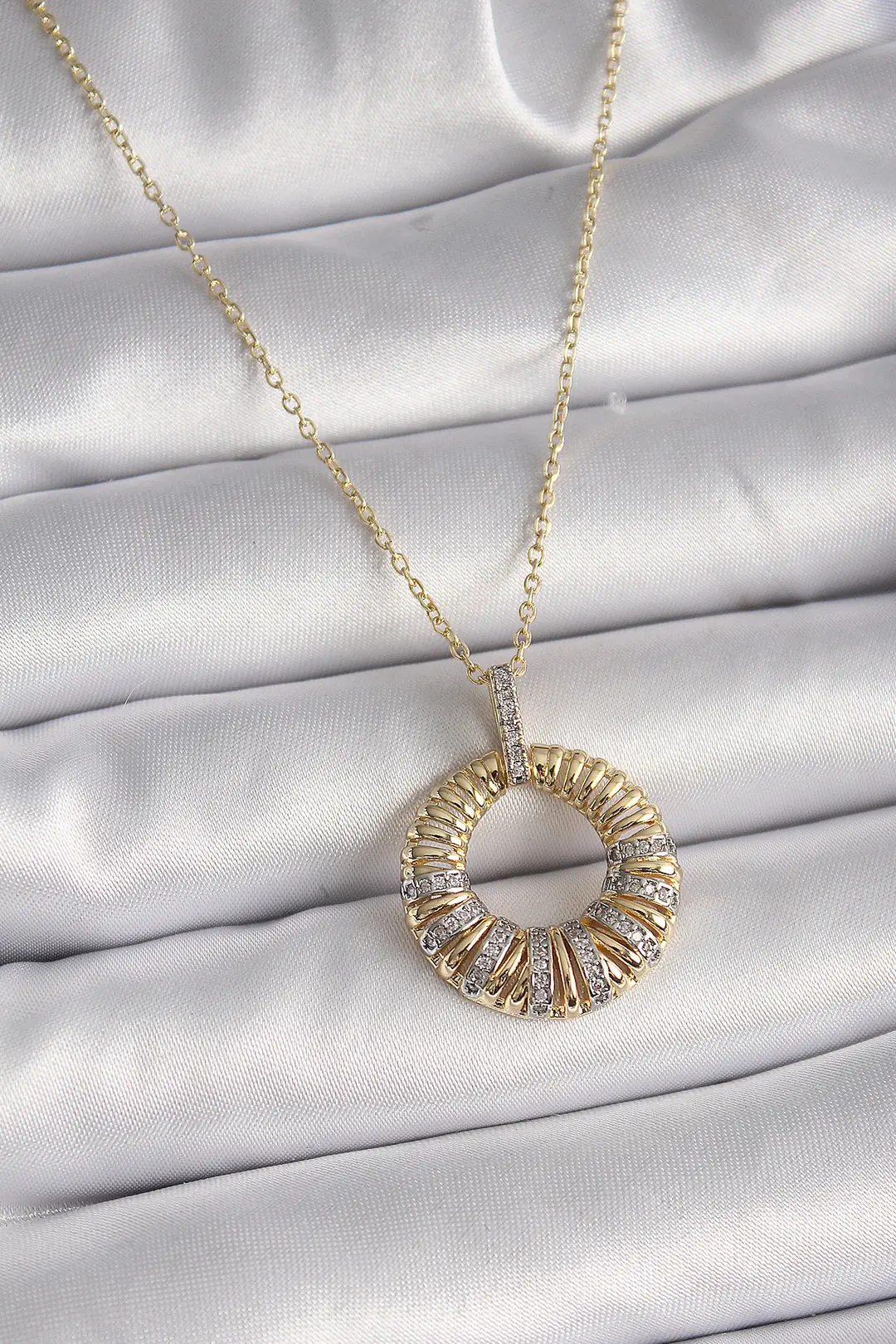 Utterly Good 316L Çelik Gold Kolye Zirkon Taşlı Daire Model