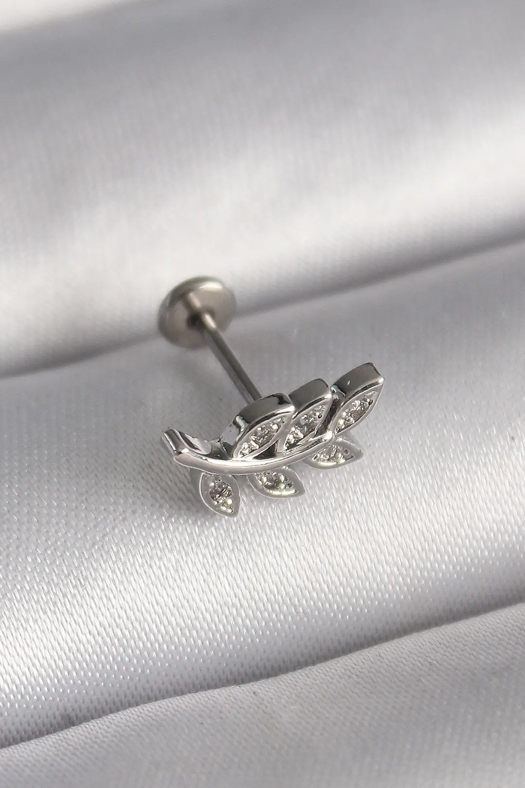 Utterly Good 316L Çelik Tragus Piercing Gümüş Dal Model Zirkon Taşlı